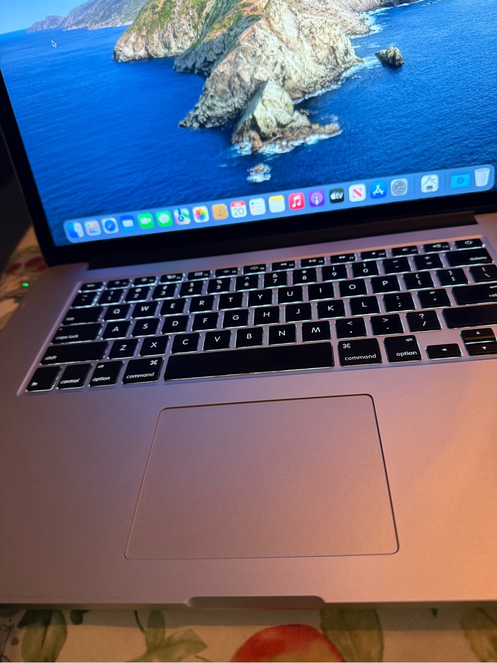 Apple A1398 MacBook Pro Silver with Backlit Keyboard